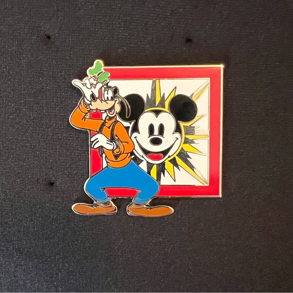Disney Pin Mickey Mouse & Goofy Disneyland / Walt Disney World Rare Collectible - Picture 1 of 4